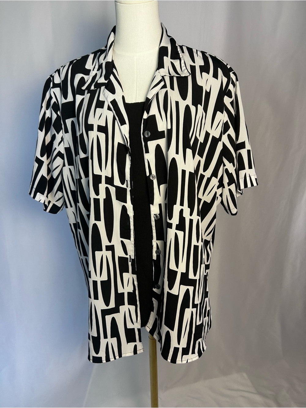 Notations Woman 2X Black White Abstract 2-in-1 Layered Blouse Built In Tank Top